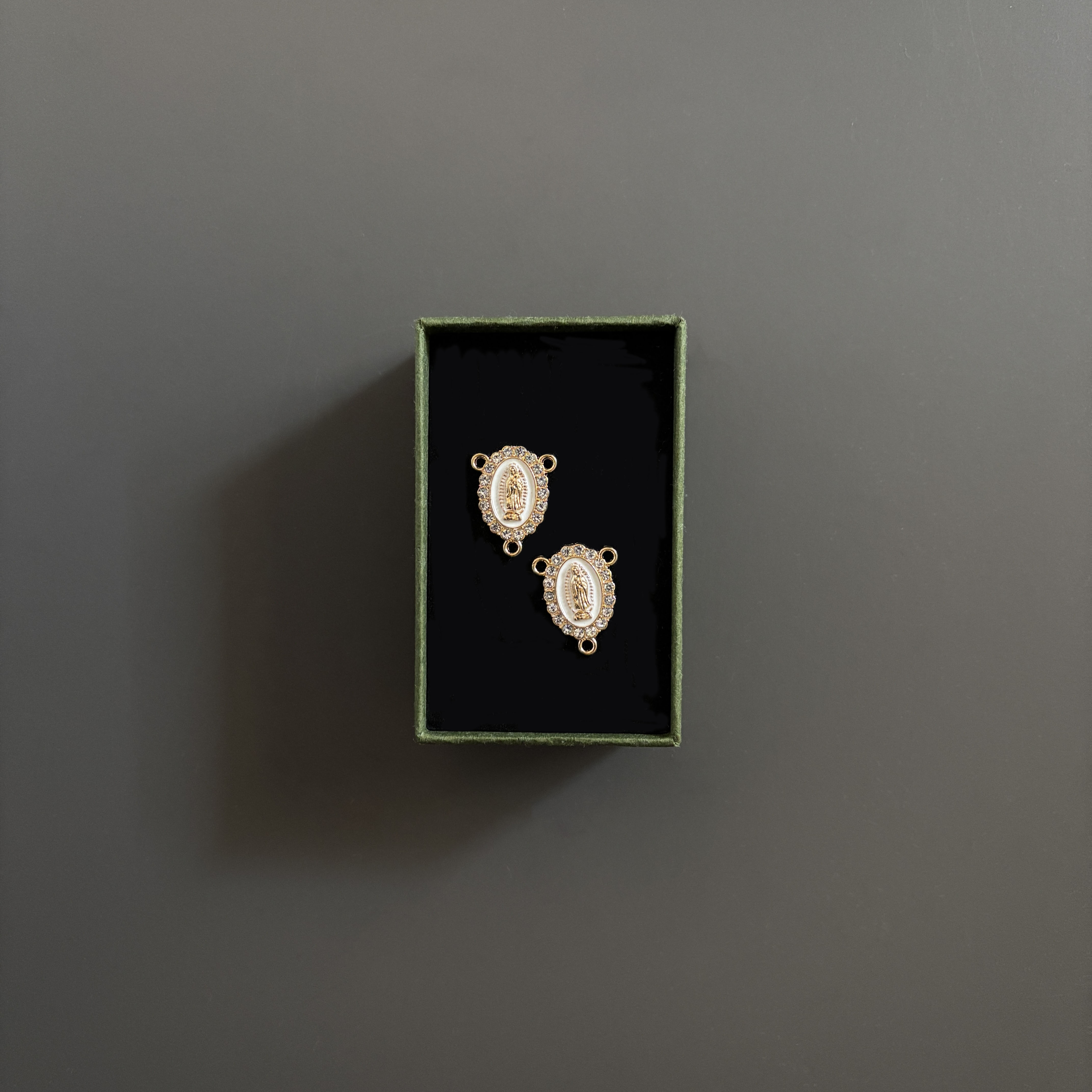 virgen blanco-dorado para rosario personalizado